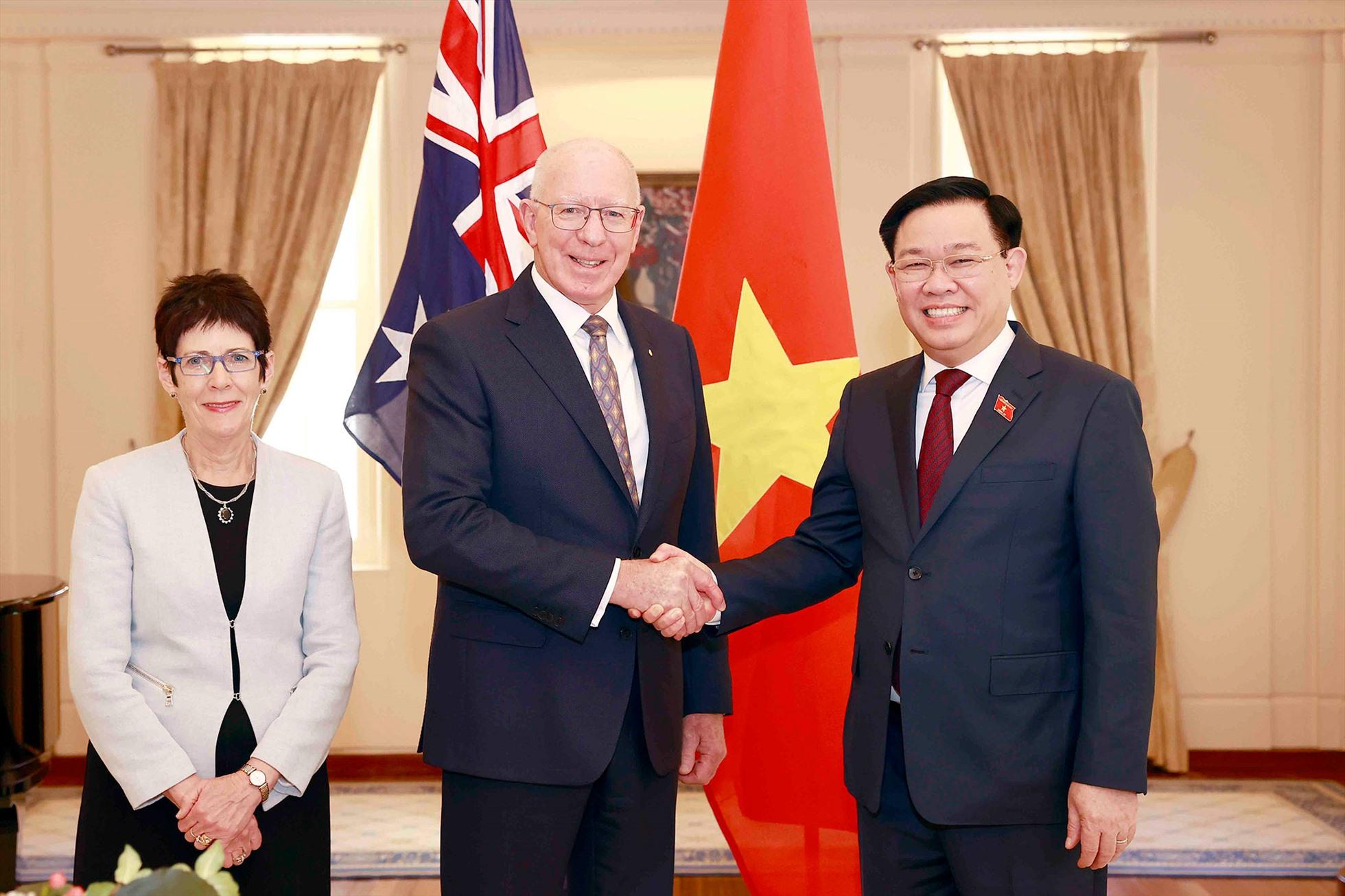 Chủ tịch Quốc hội Vương Đình Huệ chào xã giao Toàn quyền Australia David Hurley. Ảnh: TTXVN