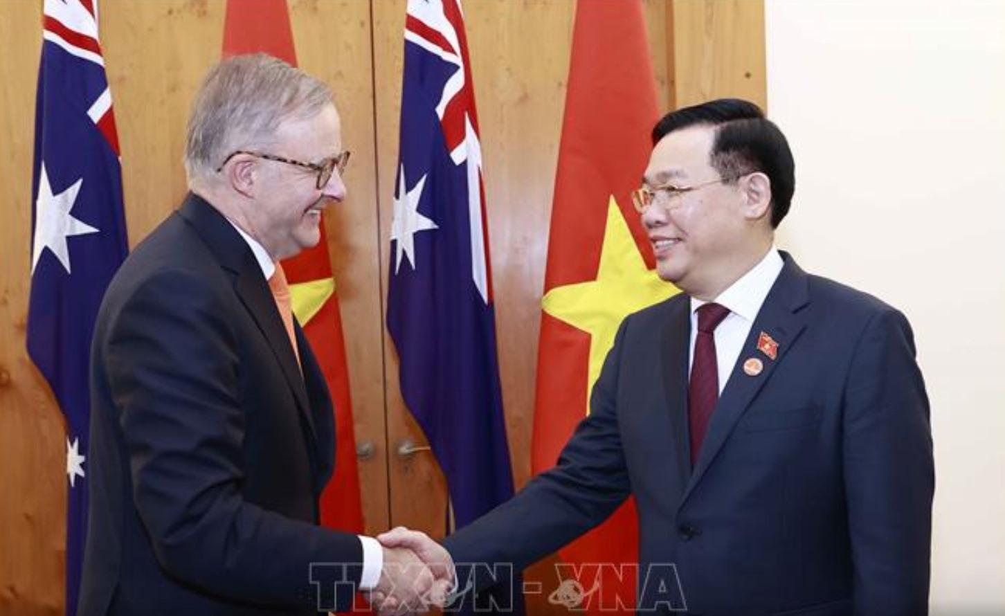 Chủ tịch Quốc hội Vương Đình Huệ hội kiến Thủ tướng Australia Anthony Albanese. Ảnh: TTXVN