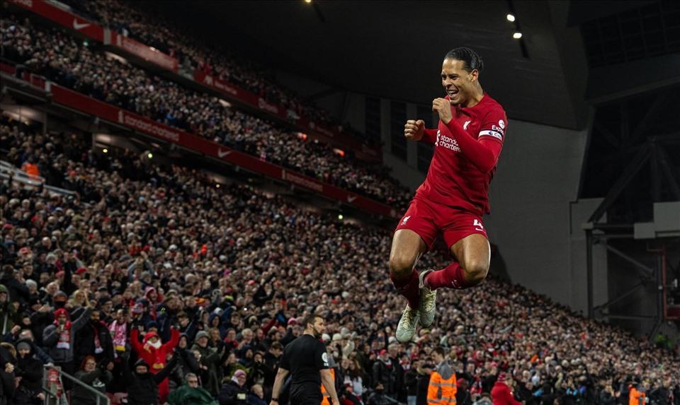 Phong độ của Van Dijk là hồi chuông cảnh tỉnh với Liverpool