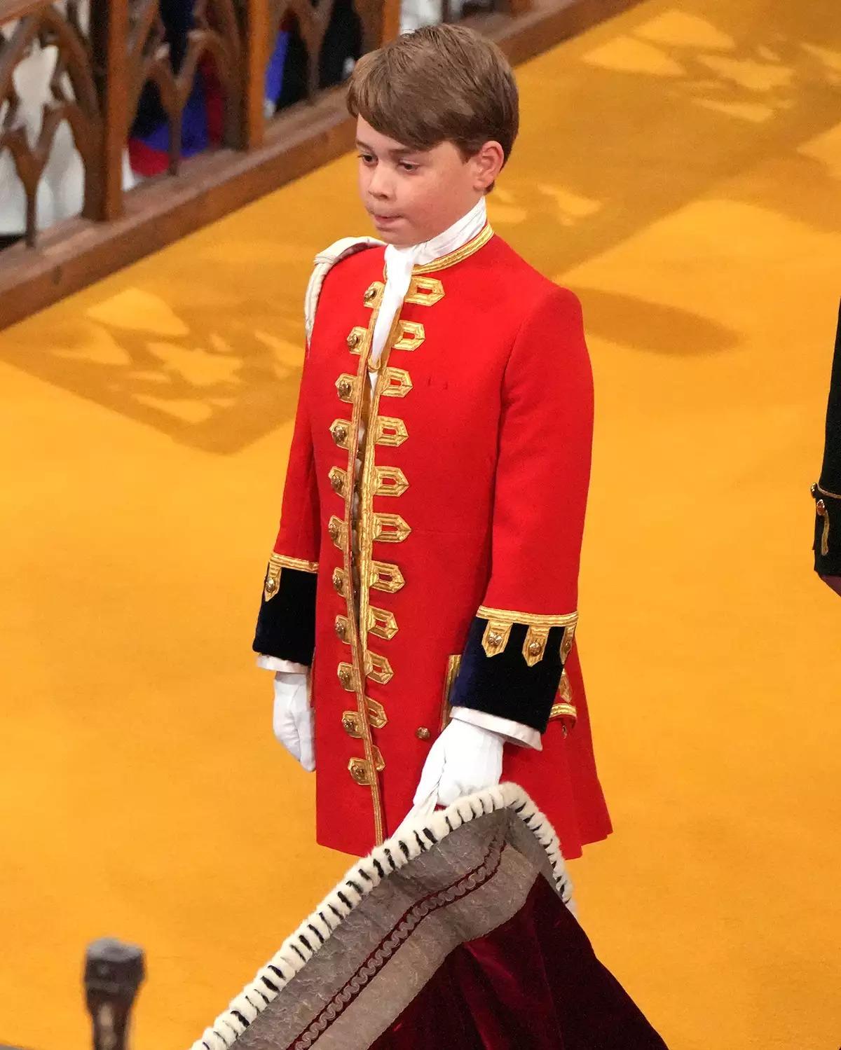 3 con của William và Kate diện trang phục màu sắc khác nhau, ngầm mang ý nghĩa đặc biệt không phải ai cũng dễ dàng nhận thấy - Ảnh 2.