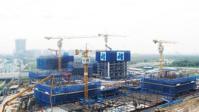 Xây dựng Hòa Bình ban hành 5 quyết định vực dậy công ty: Quyết liệt đòi cả ngàn tỷ đồng từ 21 vụ kiện tụng, dồn lực tăng vốn và đánh giá lại tài sản - Ảnh 2.