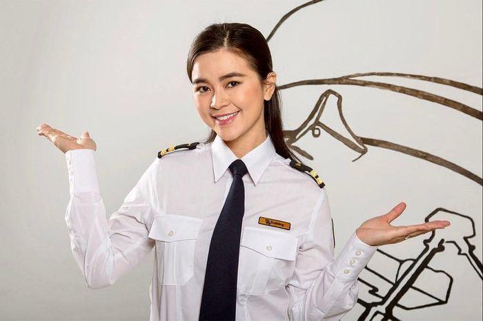 Từ bỏ hào quang showbiz và chi 6 tỷ làm phi công ở tuổi 26, sao nữ Vbiz hiện tại ra sao?  - Ảnh 3.