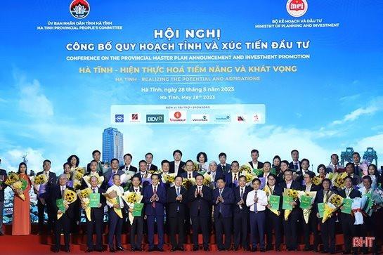 Hé lộ quy mô các dự án hàng chục nghìn tỷ mà Vingroup, T&T, Ecopark... sắp đầu tư vào Hà Tĩnh - Ảnh 1.