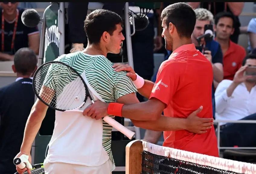 Carlos Alcaraz còn trẻ, chưa đủ kinh nghiệm để lật đổ Djokovic. Ảnh: Tennis USA