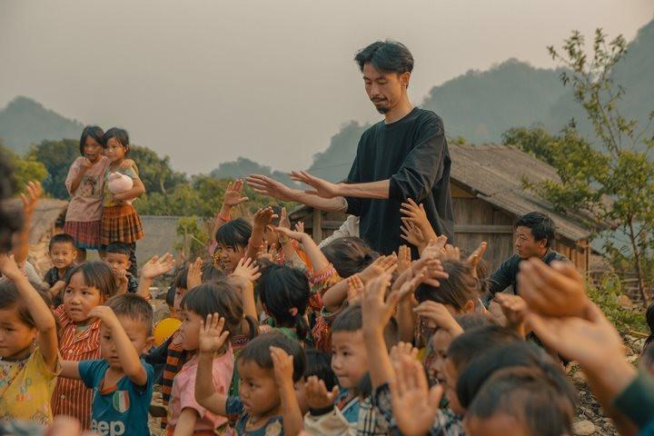 Thật như Đen Vâu: Lần đầu tiên công khai doanh thu từ YouTube cho MV 18 triệu view 'Nấu Ăn Cho Em', ghi điểm tuyệt đối với fan khi đem hết đi nuôi cơm, xây trường cho trẻ em vùng cao - Ảnh 4.