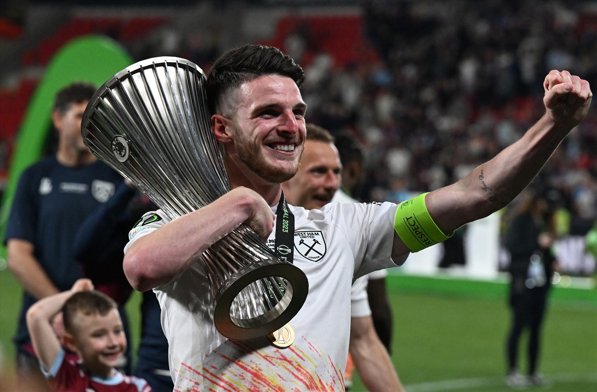 Declan Rice nên chọn Manchester City hay Arsenal nếu rời West Ham?