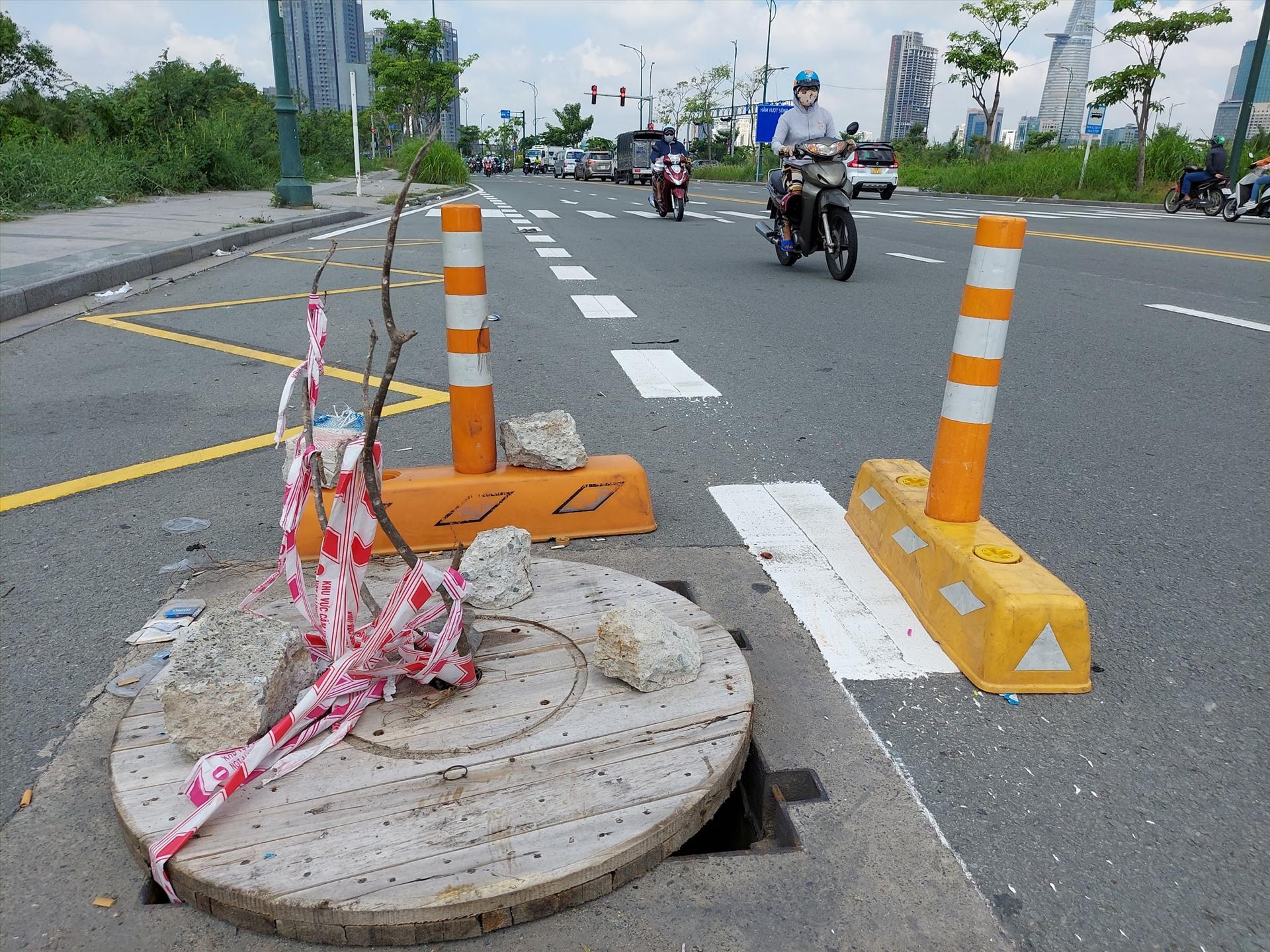 Theo Công ty Đại Quang Minh, ba tuyến đường: Tố Hữu, Nguyễn Thiện Thành, Bùi Thiện Ngộ đã được đơn vị đầu tư hoàn thiện từ năm 2017 với những đoạn đã giải phóng mặt bằng. Đầu năm 2018, các tuyến này được công ty bàn giao tạm cho Sở GTVT TP Hồ Chí Minh quản lý. Dù đã bàn giao nhưng 5 năm qua, công ty vẫn chủ động bỏ kinh phí duy tu, bảo dưỡng các tuyến nhằm đảm bảo an toàn. Tuy nhiên, do không có thẩm quyền giữ an ninh trật tự dẫn đến phát sinh nhiều bất cập như tình trạng mất cắp nắp cống, dây điện. Hiện, TP Hồ Chí Minh đã chấp thuận bàn giao chính thức tuyến đường Tố Hữu, các tuyến còn lại chủ đầu tư đang tiếp tục kiến nghị các bên phối hợp hoàn tất thủ tục để bàn giao.