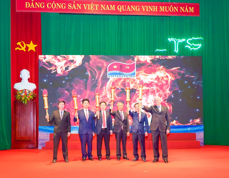 Liên doanh Việt - Nga Vietsovpetro​​​​​​​ công bố Cẩm nang Văn hóa