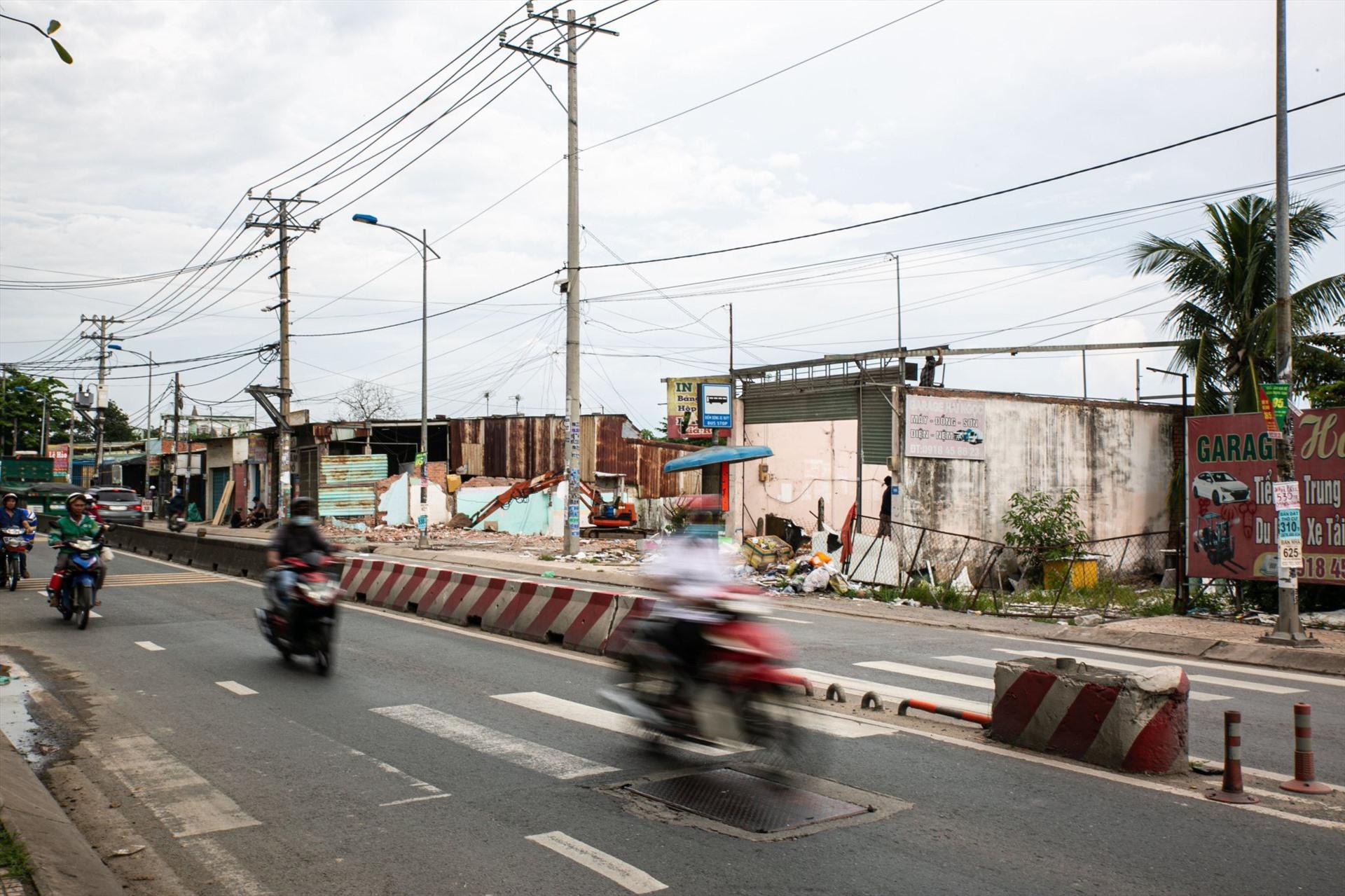 Theo Ban Chỉ huy Dự án thành phần 2 – dự án đầu tư xây dựng Vành đai 3 TPHCM, tính đến giữa tháng 7.2023, diện tích đã bàn giao mặt bằng làm Vành đai 3 đạt ti lệ 91,9%. Trong đó, huyện Hóc Môn đã hoàn thành 100%.