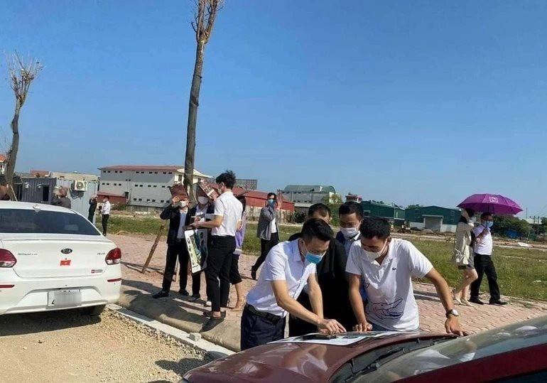 “Giá đất tăng gấp 2 - 3 lần nhưng mới chỉ giảm 30% nên người mua chưa xuống tiền” - Ảnh 1. “Giá đất tăng gấp 2 - 3 lần nhưng mới chỉ giảm 30% nên người mua chưa xuống tiền” - Ảnh 1.