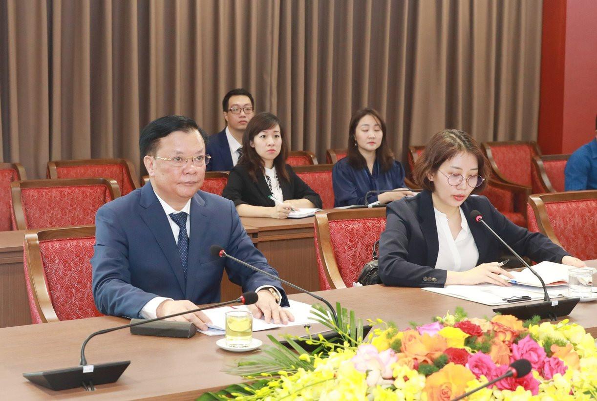Bí thư Thành ủy Hà Nội Đinh Tiến Dũng phát biểu tại buổi tiếp và làm việc. Ảnh: Viết Thành