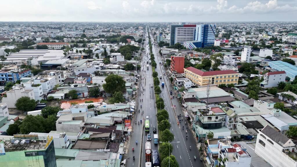 Điểm cuối của dự án sẽ giao với tuyến Vành đai 3 TPHCM. Tuyến vành đai 3 TP HCM là một trong những dự án hạ tầng giao thông trọng điểm của TPHCM, có tổng chiều dài hơn 76 km đi qua 4 địa phương TP HCM, Đồng Nai, Bình Dương, Long An. Theo kế hoạch, đường vành đai 3 TPHCM sẽ cơ bản hoàn thành năm 2025 và đưa vào khai thác từ năm 2026.