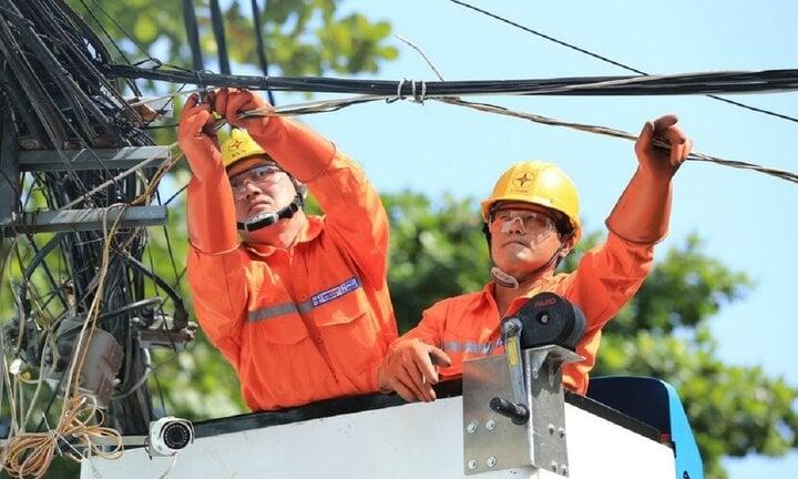 Giá điện 2023 đã tăng, vì sao giá sản xuất vẫn cao hơn giá bán lẻ bình quân? - Ảnh 1. Giá điện 2023 đã tăng, vì sao giá sản xuất vẫn cao hơn giá bán lẻ bình quân? - Ảnh 1.