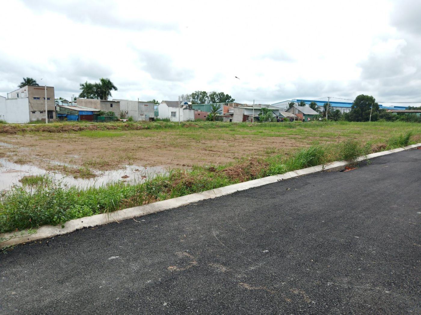 Từng liên tục rộ tin lên thành phố, đất nền nơi đây vẫn quay đầu giảm giá, có nền cắt lỗ gần 40% không ai hỏi - Ảnh 2.