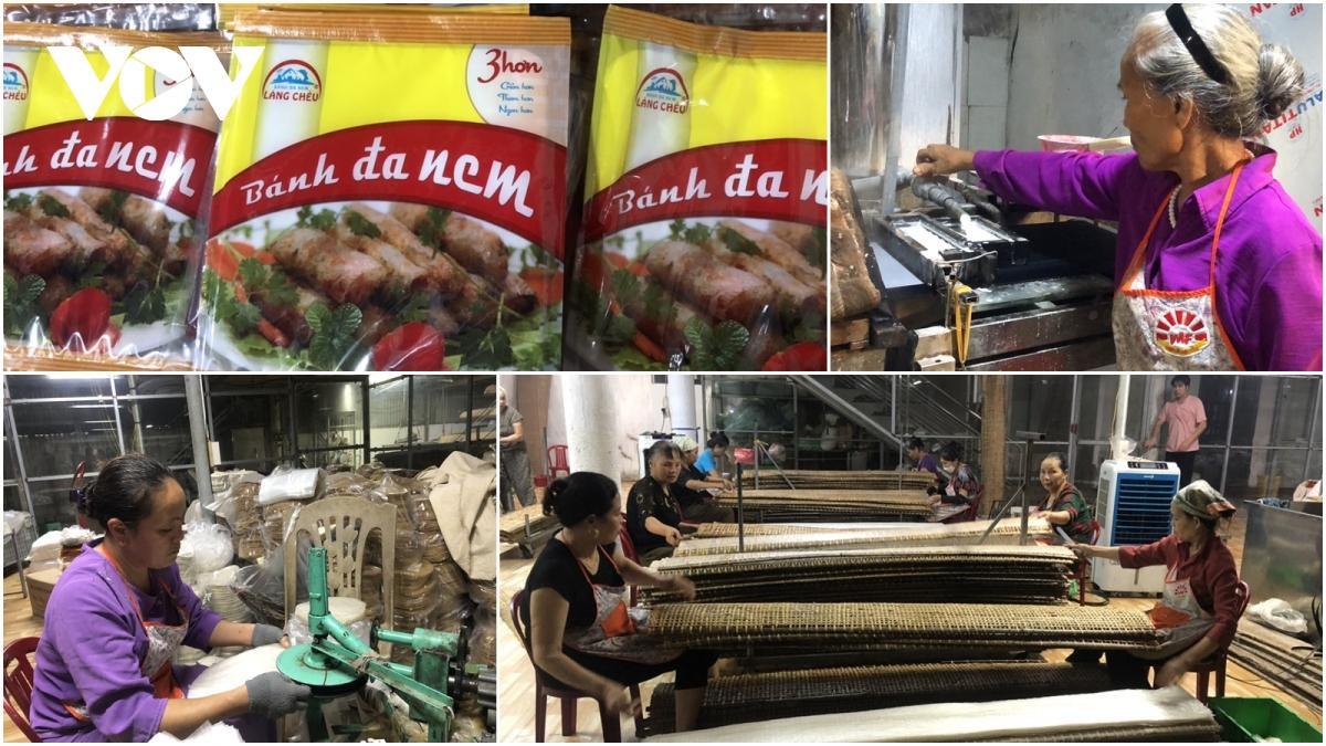 Loại bánh mỏng tang giúp dân làng Chều thu hàng trăm tỷ đồng mỗi năm - Ảnh 1.