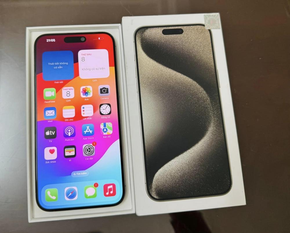 iPhone 15 Pro Max đại hạ giá chào đón năm mới 2024