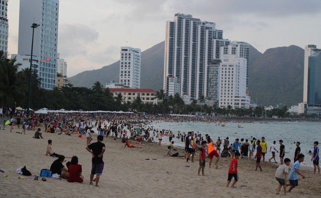 Phát triển Nha Trang là thành phố thương mại - tài chính - Ảnh 2.