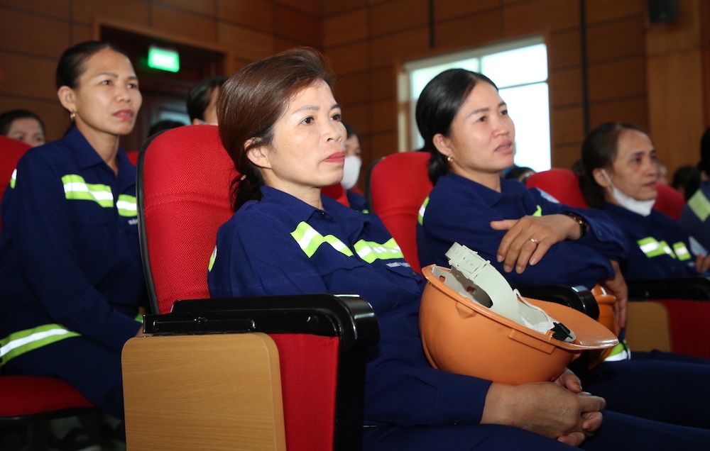 Buổi lễ với sự có mặt của nhiều công nhân, người lao động trên địa bàn tỉnh. Ảnh: Công Sáng