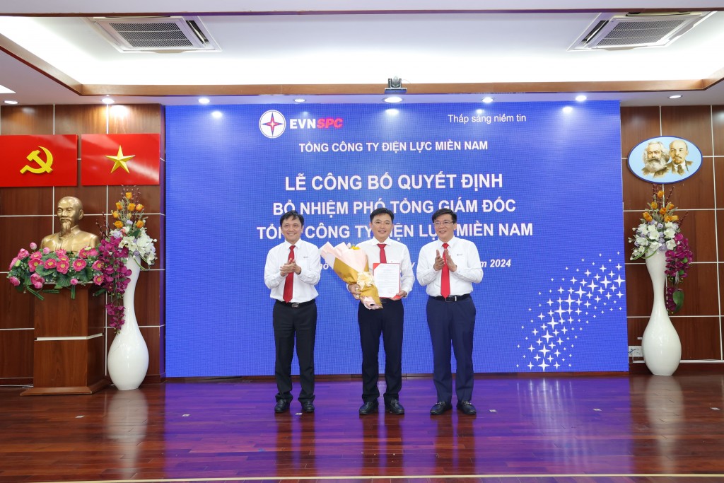 EVNSPC công bố các quyết định kiện toàn công tác cán bộ