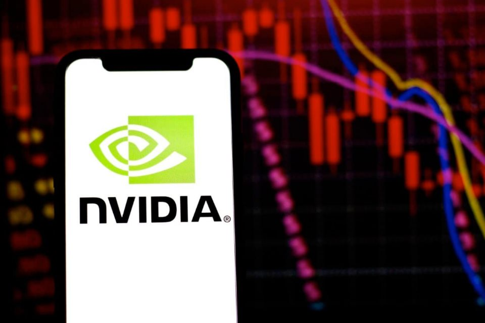 Cú sụt giảm chưa từng có trong lịch sử Mỹ: 279 tỷ USD vốn hoá Nvidia bị thổi bay trong 1 ngày, cổ phiếu bán dẫn toàn cầu nhuốm đỏ- Ảnh 1.