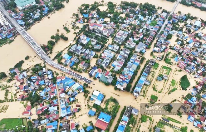 TPHCM kêu gọi CNVCLĐ, công đoàn ủng hộ đồng bào bị bão lụt