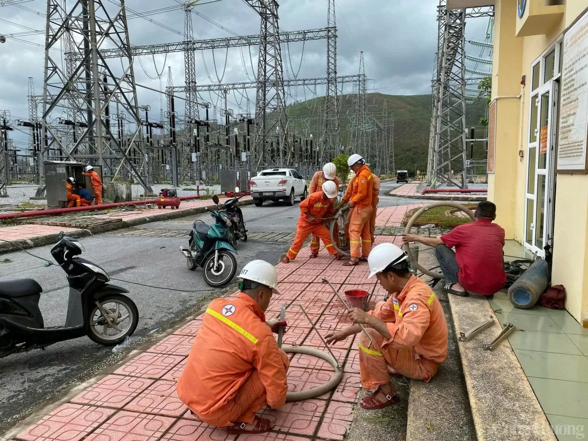 Tiếp tục lan tỏa tinh thần 'mạch 3' khắc phục sự cố lưới điện 220kV -500kV sau bão