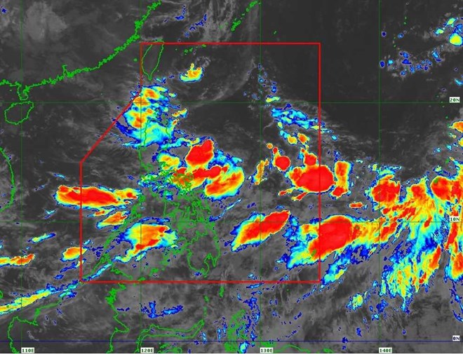 1 trong 2 áp thấp gần Philippines mạnh lên thành bão