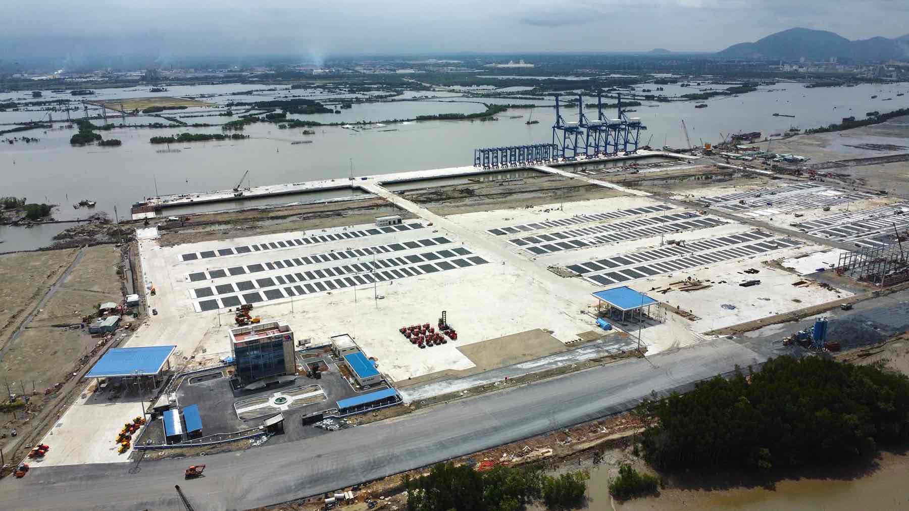 Cảng Phước An rộng 183 ha nằm bên bờ sông Thị Vải (huyện Nhơn Trạch) là cảng biển lớn nhất Đồng Nai. Ảnh: HAC