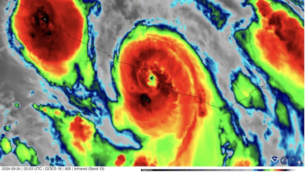 Bão John đổ bộ Mexico. Ảnh: NOAA