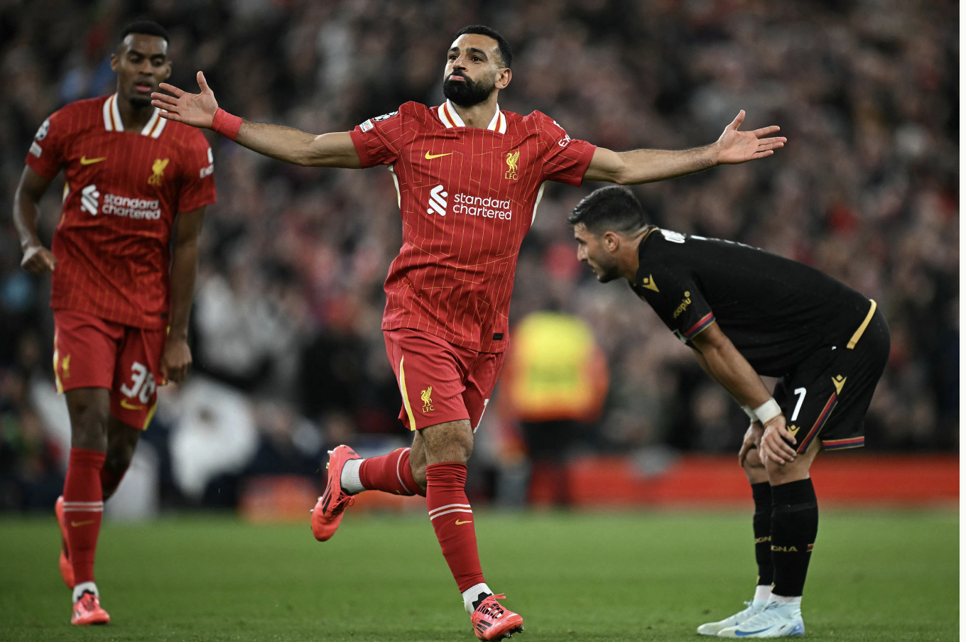 salah ruc sang liverpool thang de dang bologna hinh 1