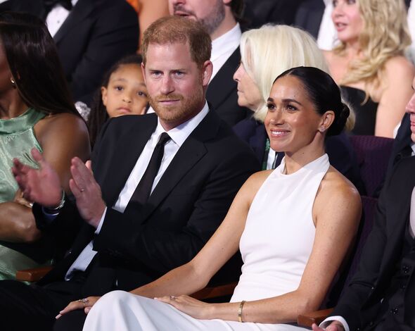 Quỹ từ thiện của Harry và Meghan lên tiếng về cáo buộc