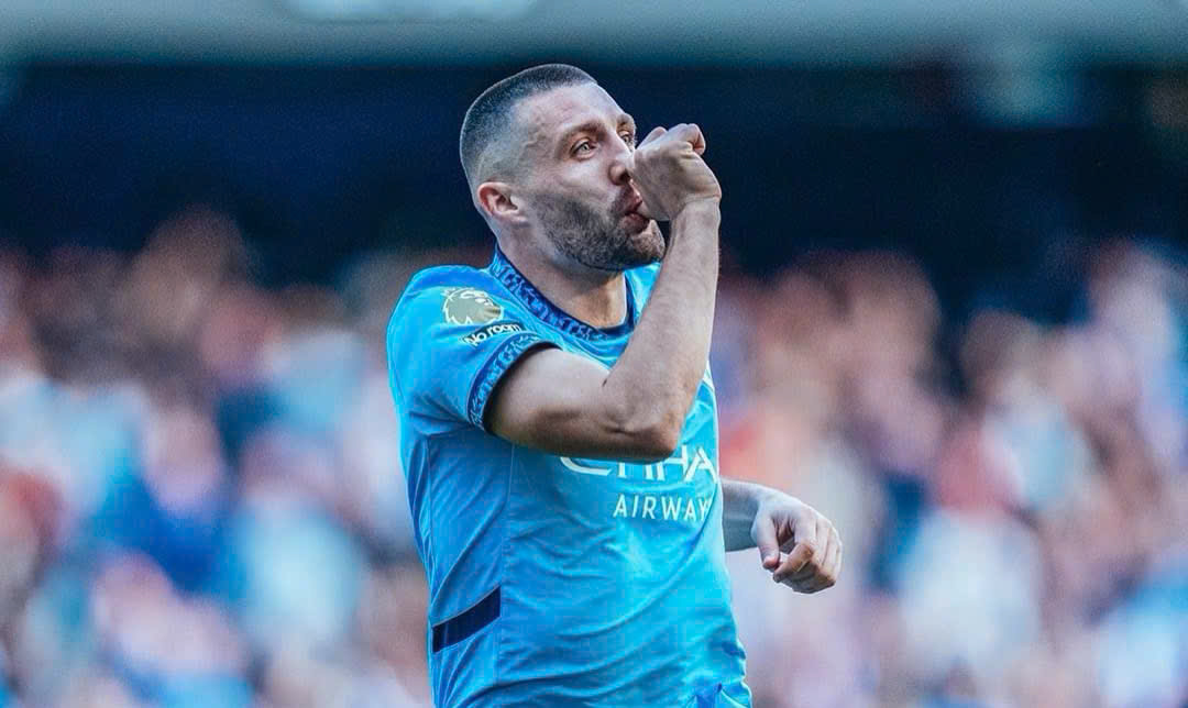 Kovacic ăn mừng sau khi ghi bàn vào lưới Fulham.  Ảnh: MC