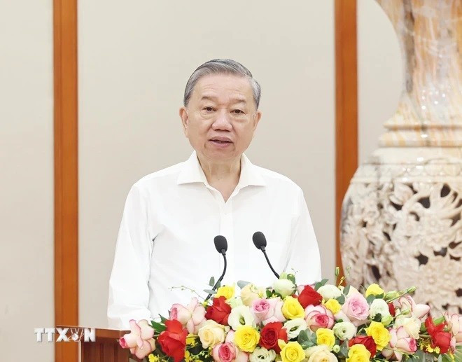tong-bi-thu-to-lam-lam-viec-voi-tieu-ban-van-kien-dai-hoi-xiv-cua-dang-3.jpg