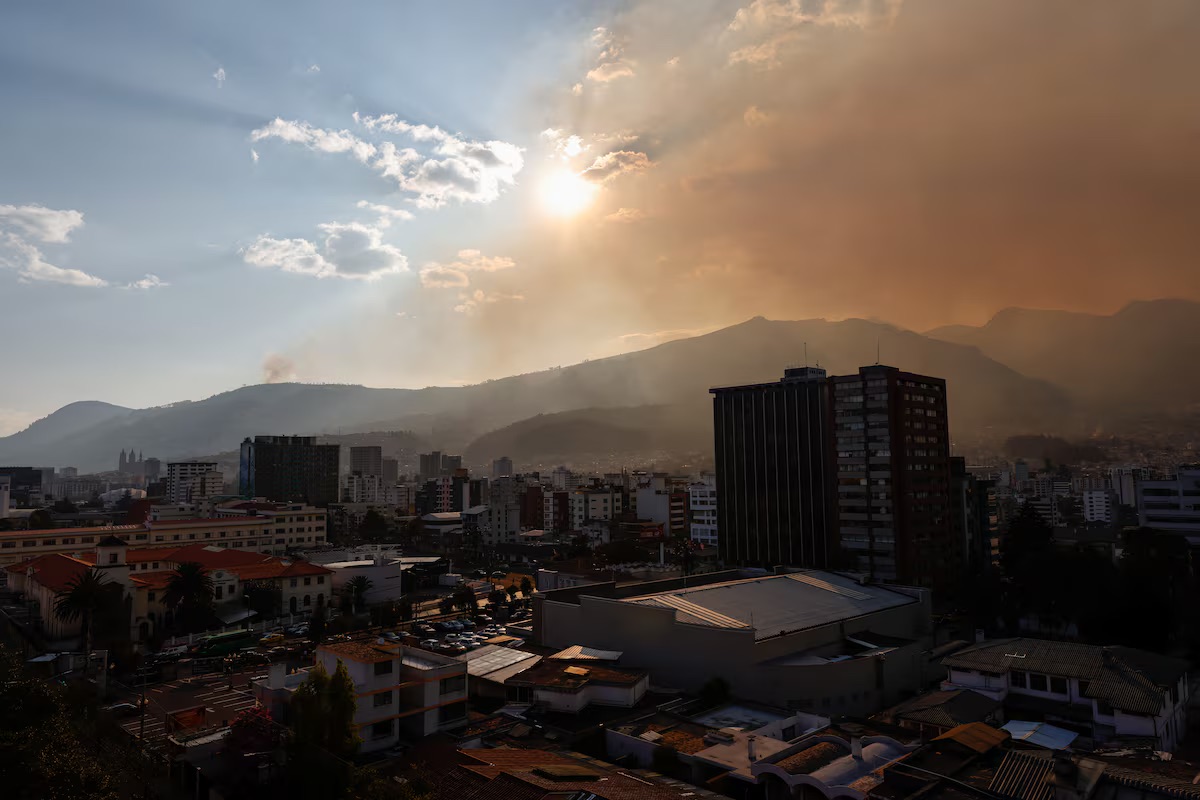 ecuador ban bo tinh trang khan cap quoc gia khi chay rung va han han gia tang hinh 1