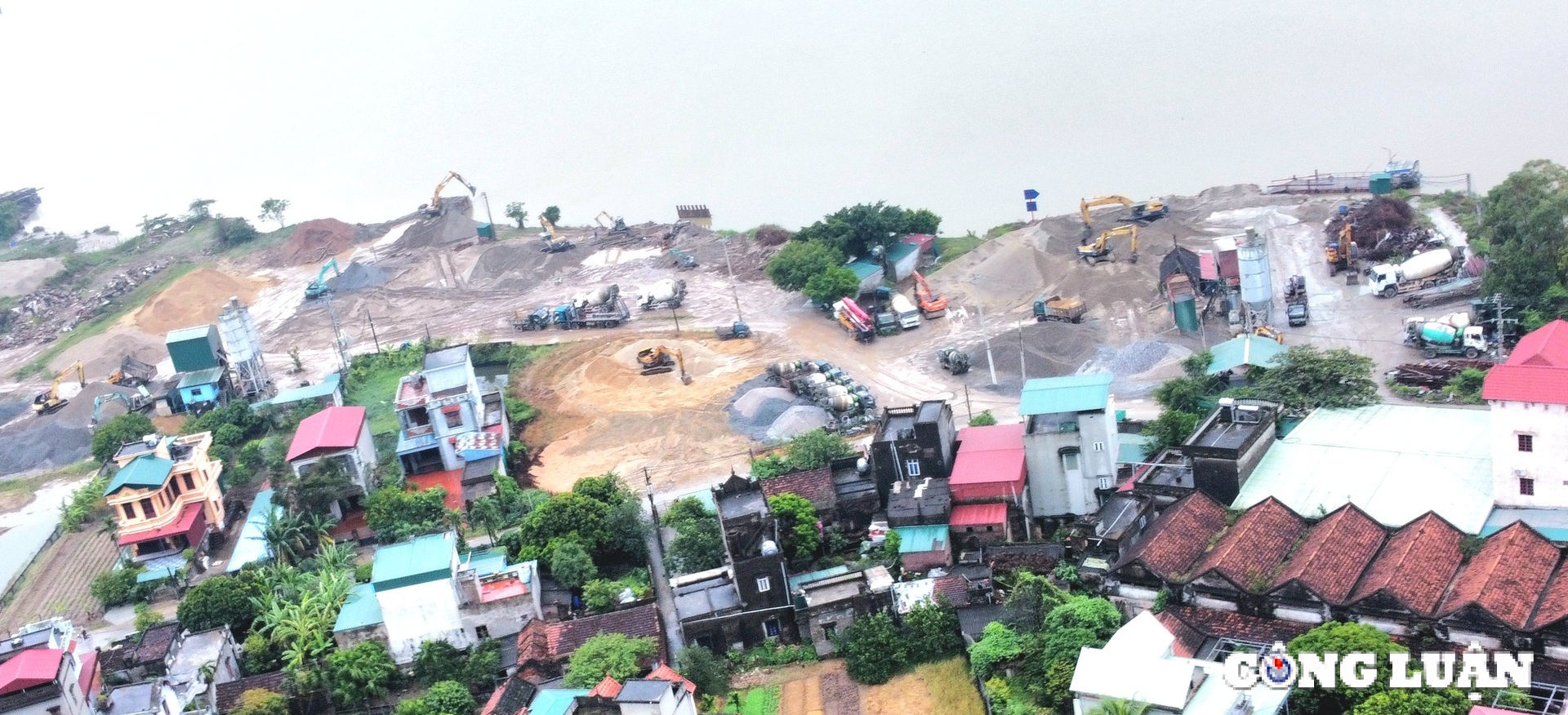 ubnd tinh nam dinh chi dao kiem tra xu li tram tron be tong khong phep hinh 1