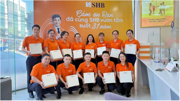 Bất ngờ với lời cảm ơn đầy sáng tạo của SHB nhân dịp kỷ niệm 31 năm thành lập - Ảnh 4.