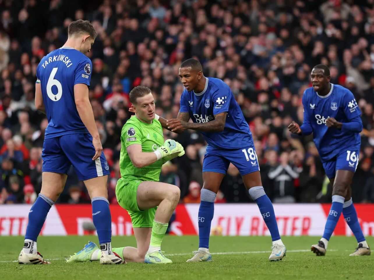 Hàng thủ Everton đã có ngày thi đấu ấn tượng. Ảnh: