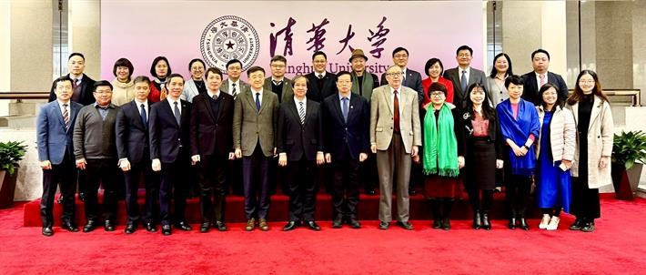 bo-gddt-vn-lam-viec-voi-dai-hoc-thanh-hoa-111.jpg