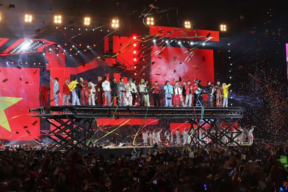 Khoảnh khắc kết màn rực rỡ của concert Anh trai vượt ngàn chông gai. Ảnh: Chi Trần