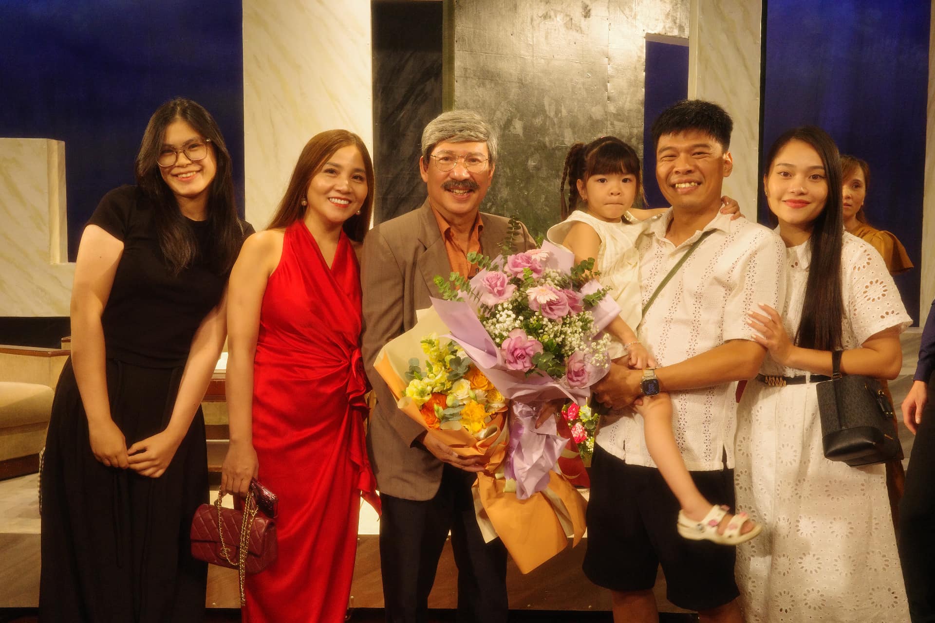nghe si trung ruoi hai la mot cai duyen khong phai su tinh toan hinh 5