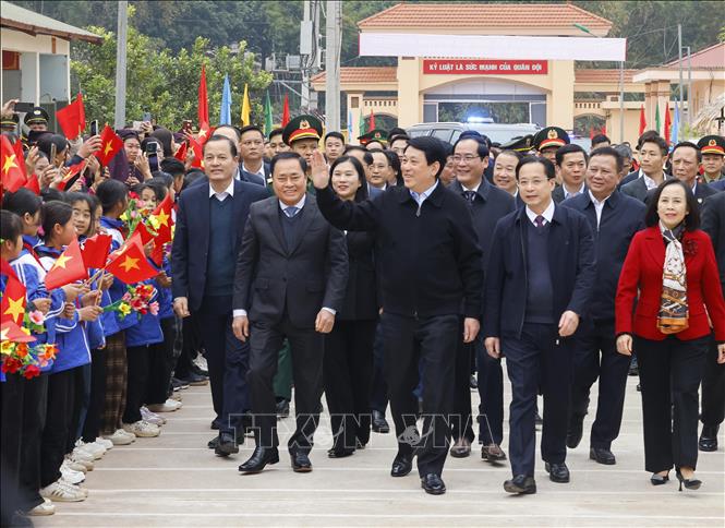 chu tich nuoc luong cuong du tet trong cay doi doi nho on bac ho tai tinh lang son hinh 1