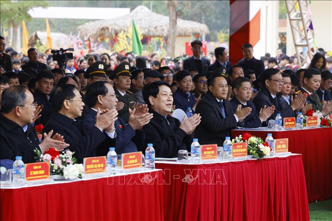 chu tich nuoc luong cuong du tet trong cay doi doi nho on bac ho tai tinh lang son hinh 6