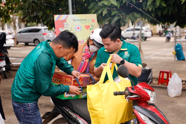 HEINEKEN Việt Nam mang Tết An Vui đến với người dân tại 28 tỉnh thành- Ảnh 1.