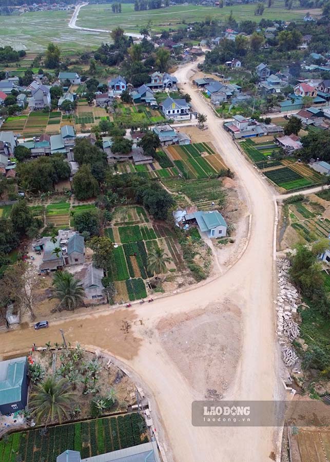 Tại tuyến chính phần tuyến đường ngoài phạm vi đô thị kết nối Quốc lộ 12 - Quốc lộ 279 có chiều dài 19,56 km.