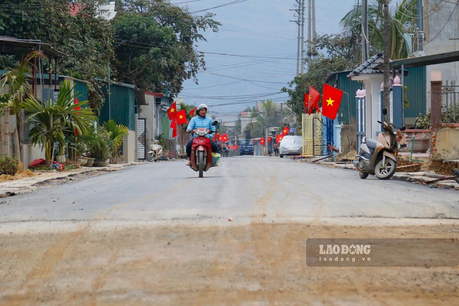 Trước đó, ngày 28.11.2024, ông Lê Thành Đô - Chủ tịch UBND tỉnh Điện Biên đã ký quyết định điều chỉnh thời gian thực hiện dự án đến hết năm 2025, so với cuối năm 2024 theo kế hoạch.