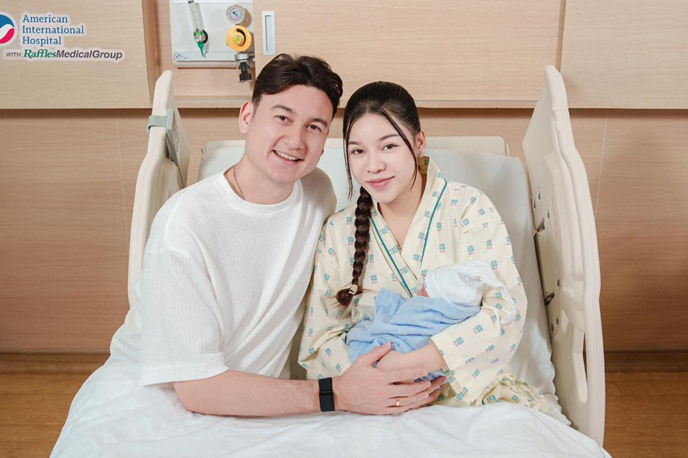 Niềm vui từ gia đình là động lực giúp Văn Lâm thi đấu tốt hơn trên sân cỏ. Ảnh: FBNV