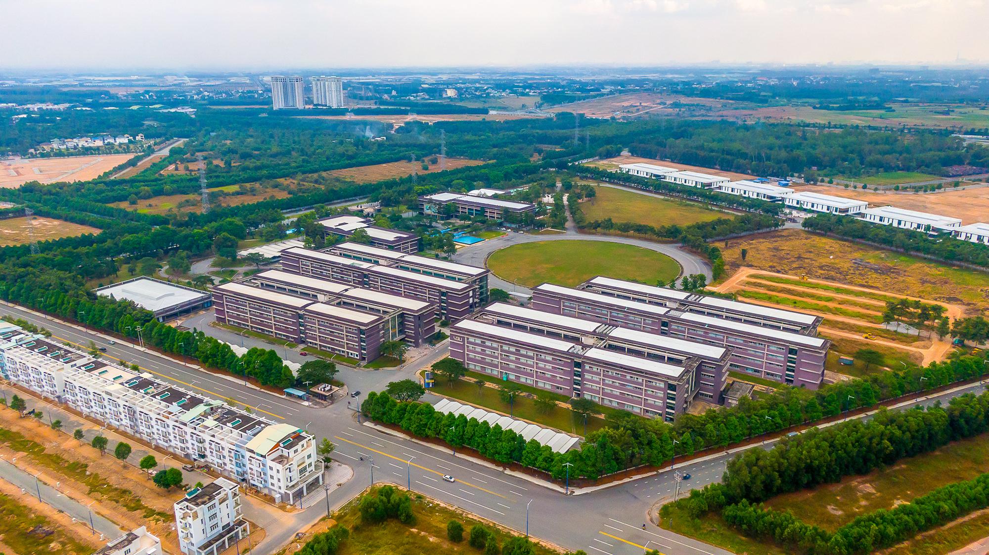 Becamex IDC trước vụ đấu giá lớn nhất lịch sử: Làm siêu DA 10 tỷ USD, tỉnh lộ rộng gấp 4 lần cao tốc Bắc - Nam, KCN VSIP đầu tiên...- Ảnh 14.