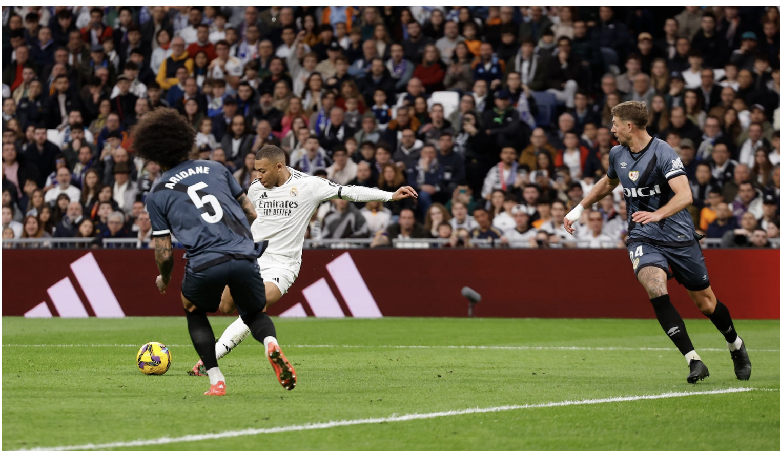 mbappe ruc sang real madrid danh bai rayo tai la liga hinh 1