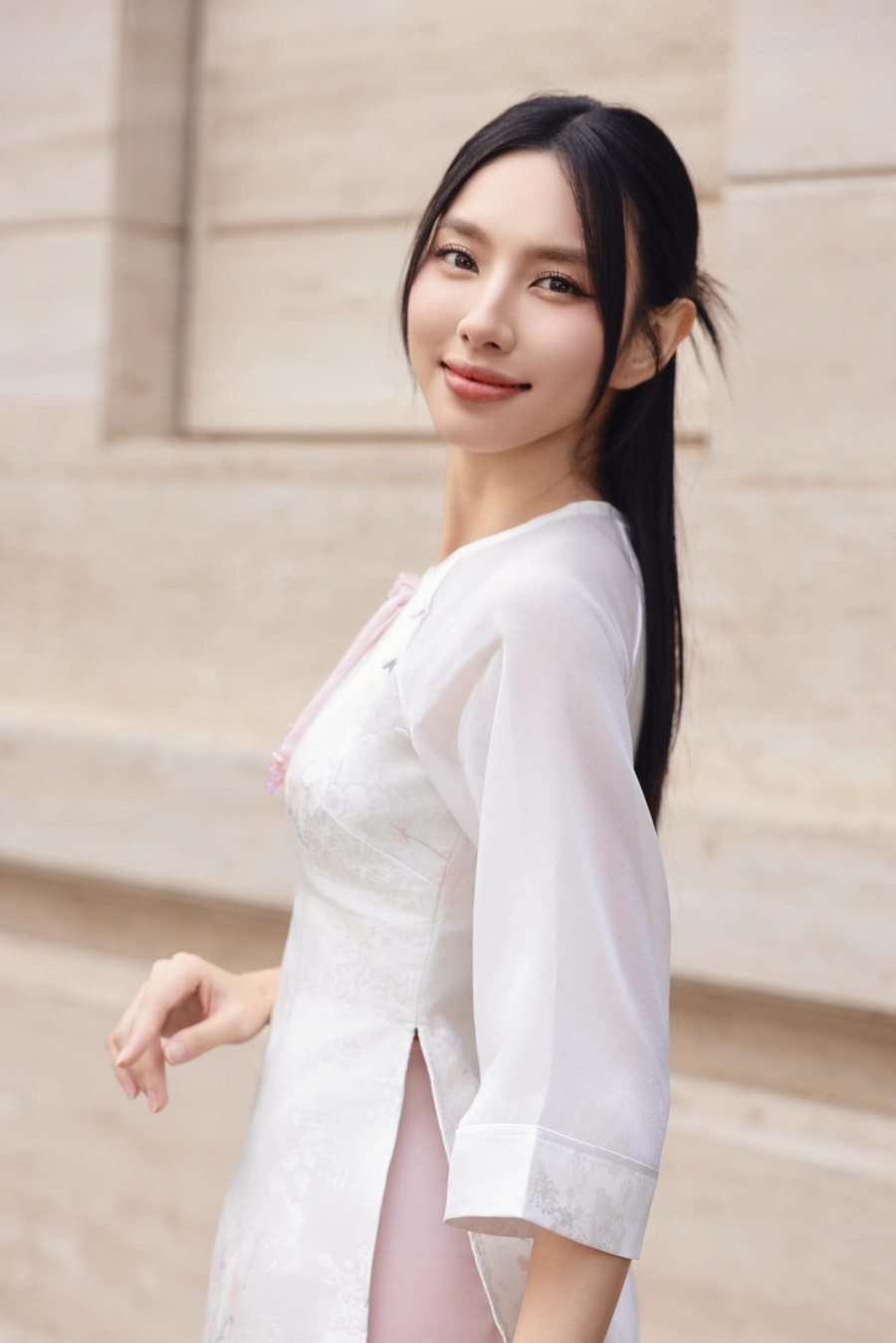 Hoa hậu Thùy Tiên đã động thái mới nhất sau ồn ào kẹo rau. thuy-tien-1.jpg