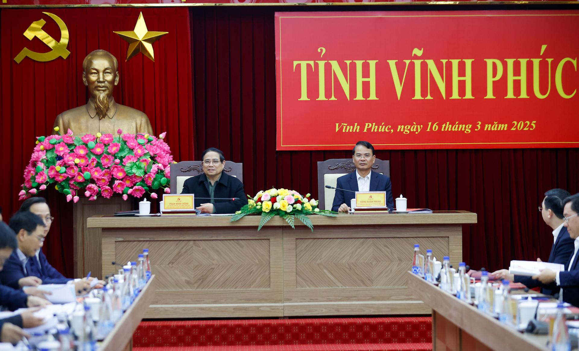 vinh phuc can trien khai cac cong viec voi tinh than 3 co va 2 khong hinh 3